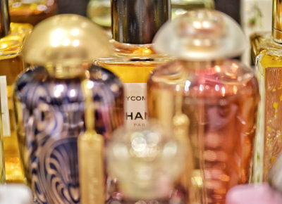Dlaczego perfumy Chanel No. 5 są tak niesamowicie popularne na całym Świecie?